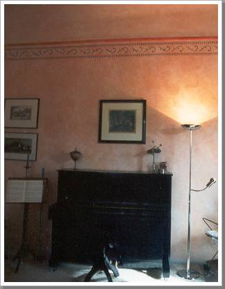 0017_a017  wohnzimmer altbau mit klavier.jpg